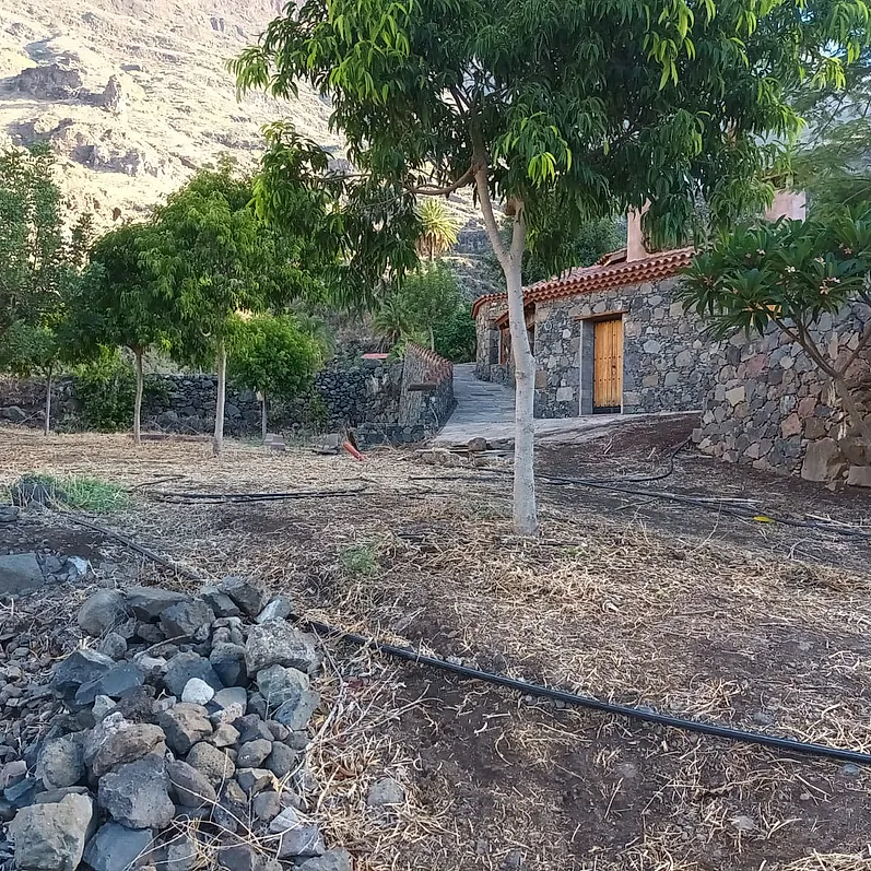 Casa de piedra en montaña