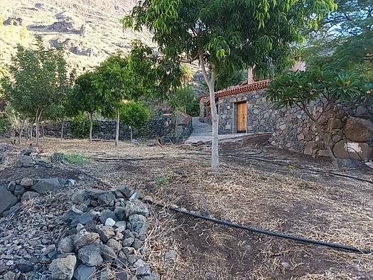 Casa de piedra en montaña